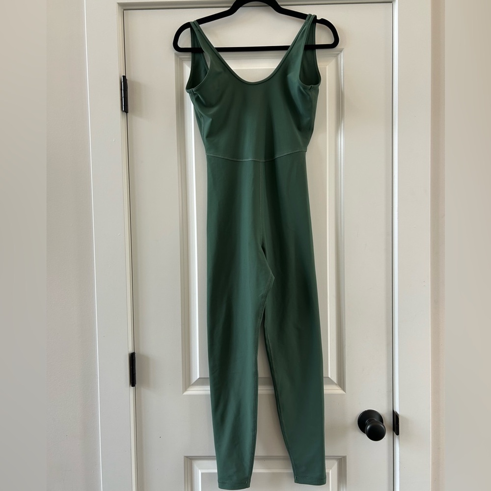 Old Navy Sleeveless PowerSoft Bodysuit -- 25-inch inseam - Picture 2 of 7